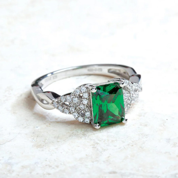 Green Crystal Celtic Trinity Ring